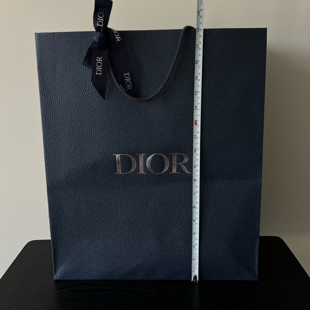Dior shopping bag 18x15.5 with certificates